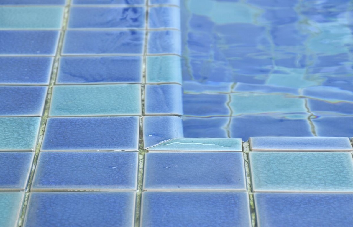 Pool Tile Cleaning & Calcium/Scale Removal in Vacaville, CA
